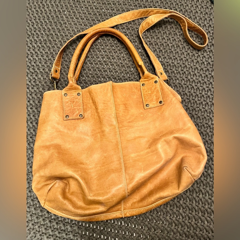 Ceri Hoover large crossbody purse